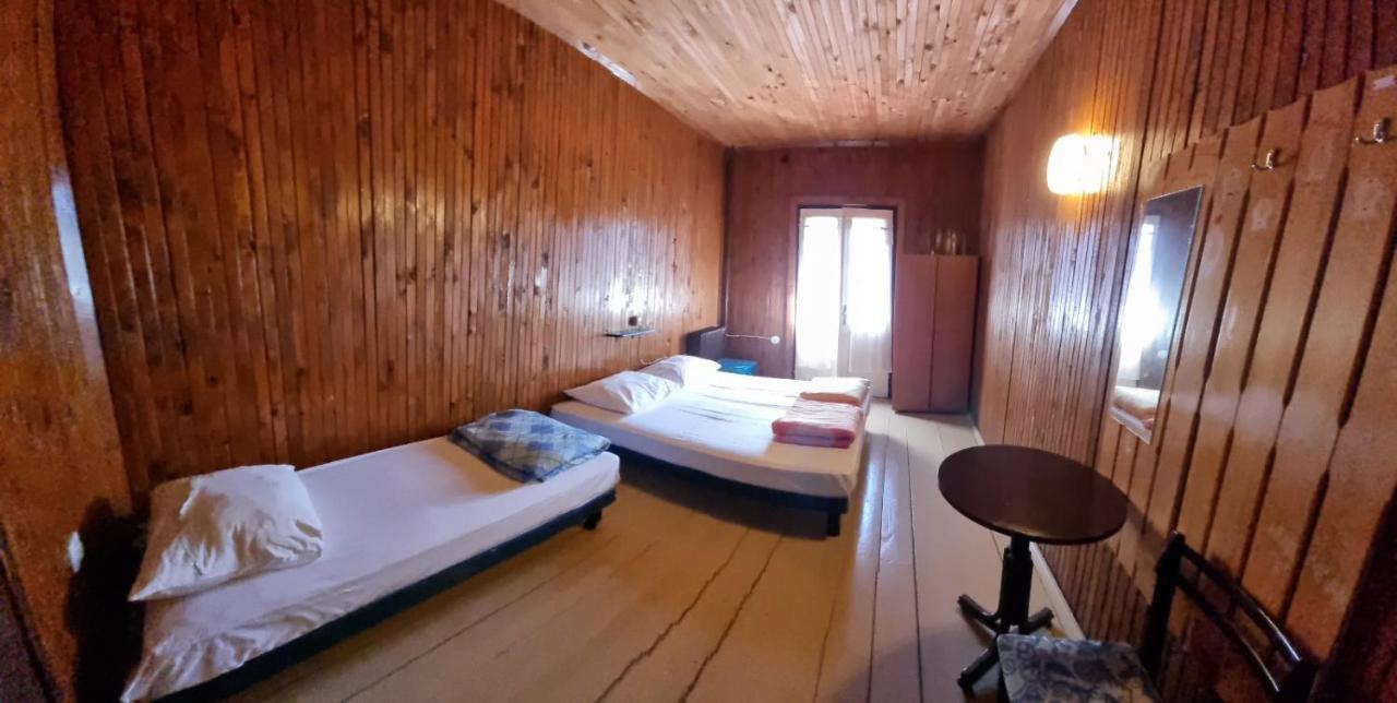 Great Mountain B&B Platak Ngoại thất bức ảnh